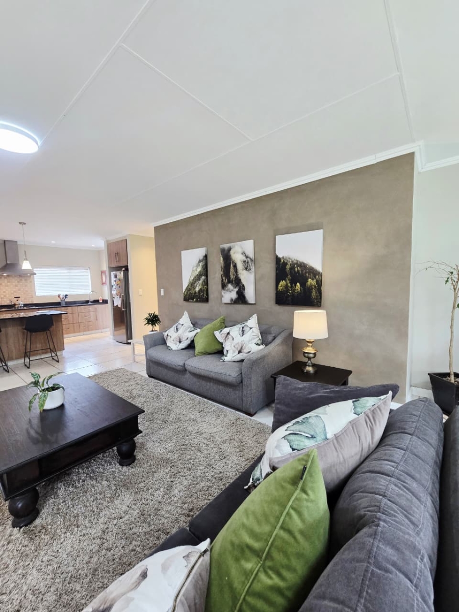 3 Bedroom Property for Sale in Earls Court Lifestyle Estate Western Cape